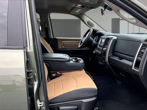 Used 2021 RAM 1500 Classic SLT AWD/4WD image 30