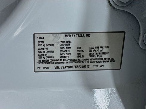 Used 2025 Tesla Model Y Long Range AWD/4WD image 54