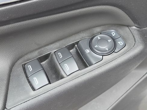 Used 2024 Chevrolet Equinox LT FWD image 21