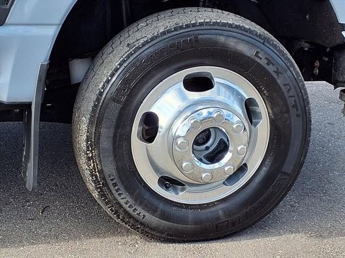 Used 2024 Ford F350 Limited w/ FX4 Off-Road Package image 9