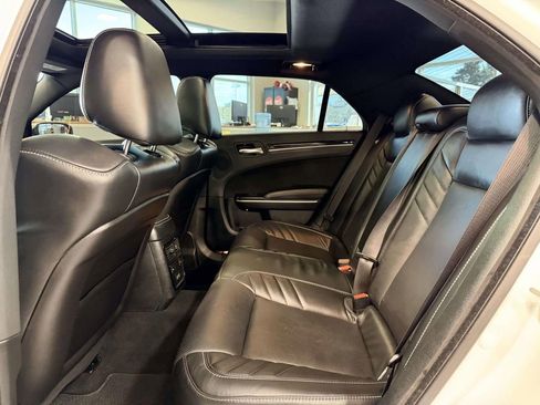 Used 2023 Chrysler 300 C image 15