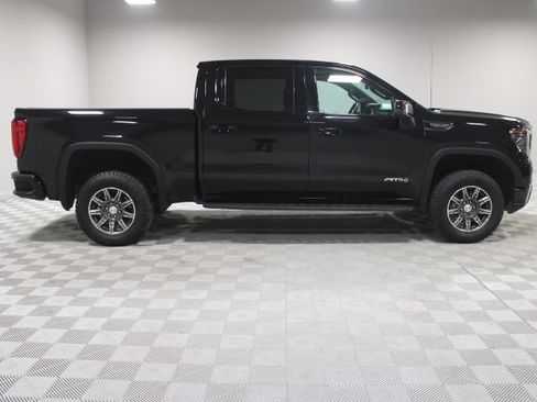Used 2024 GMC Sierra 1500 AT4 w/ Technology Package AWD/4WD image 12