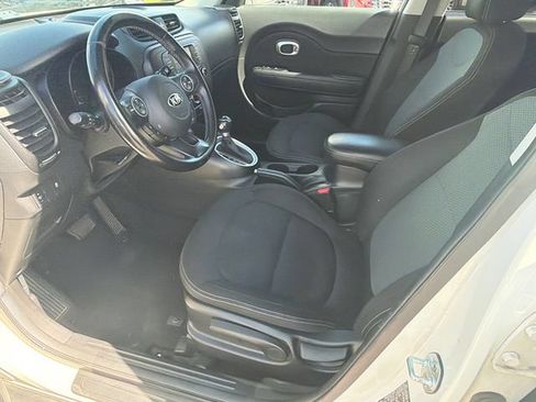 Used 2017 Kia Soul + w/ Designer's Package FWD image 9