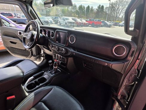 Used 2021 Jeep Wrangler Unlimited Rubicon 4xe w/ Cold Weather Group AWD/4WD image 13