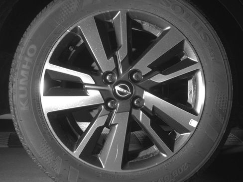 Used 2025 Nissan Versa SV FWD image 15