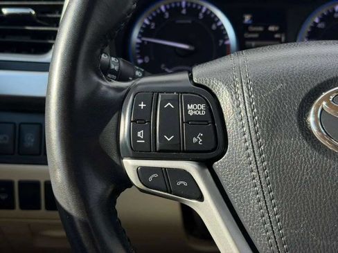 Used 2018 Toyota Highlander XLE image 13