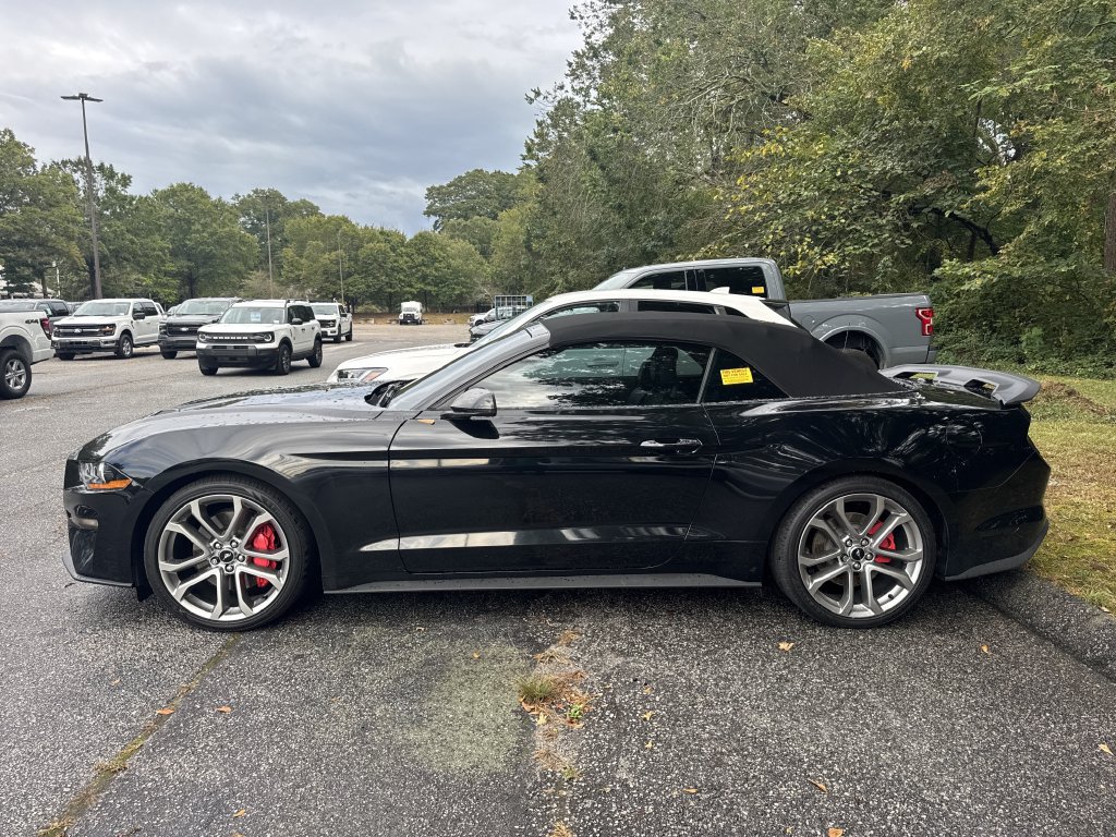 Used 2022 Ford Mustang GT Premium w/ Equipment Group 401A RWD image 4