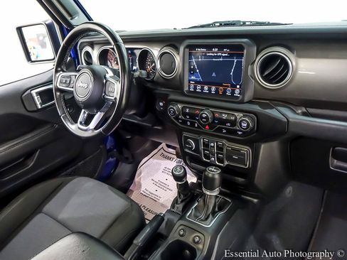 Used 2020 Jeep Wrangler Unlimited Sahara w/ Uconnect 4C Nav & Sound Group AWD/4WD image 31