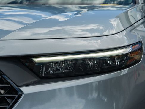 Used 2024 Honda Accord EX image 11