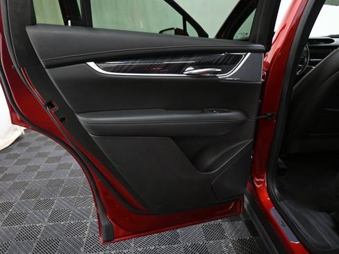 Used 2023 Cadillac XT6 Premium Luxury w/ Technology Package image 21