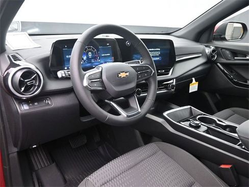 New 2026 Chevrolet Equinox LT image 8