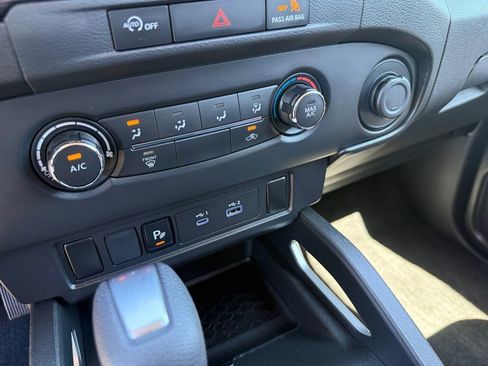 Used 2023 Nissan Frontier SV w/ Technology Package RWD image 28
