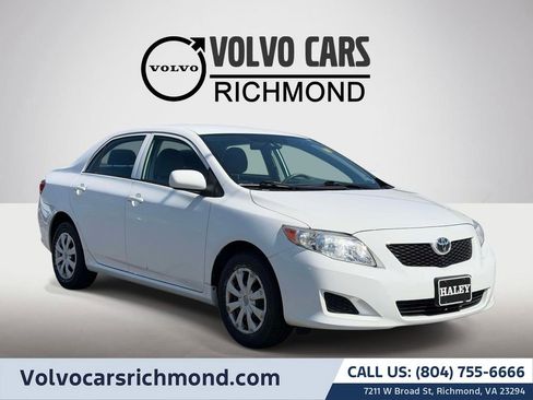 Used 2010 Toyota Corolla LE FWD image 1