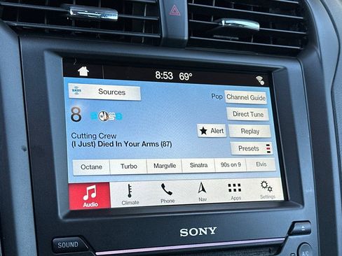 Used 2017 Ford Fusion Energi Titanium FWD image 16