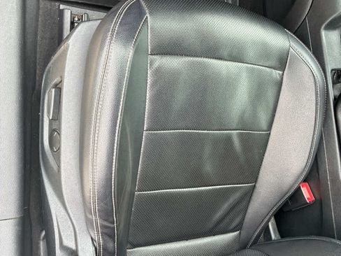 Used 2022 Ford Mustang Premium RWD image 30
