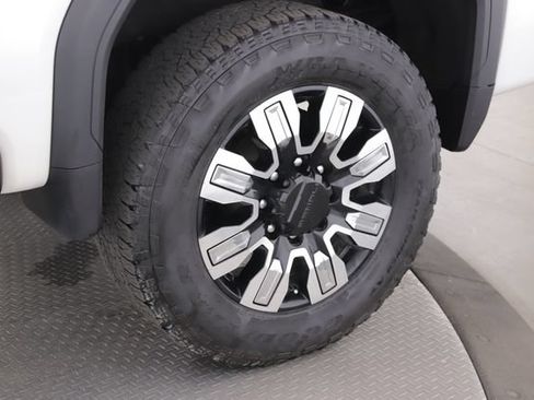Used 2024 GMC Sierra 2500 Denali w/ Denali Reserve Package AWD/4WD image 14