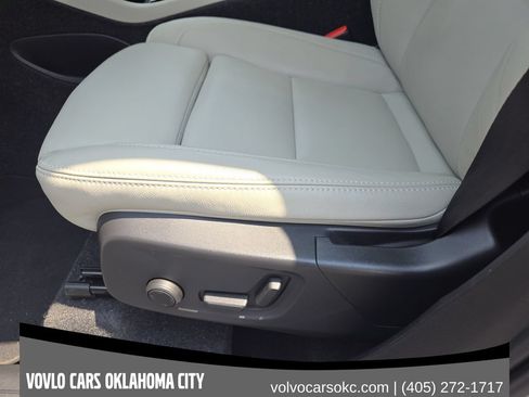 Used 2026 Volvo XC40 B5 Plus w/ Protection Package Premier AWD/4WD image 26