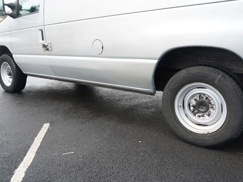 Used 2013 Ford E-150 and Econoline 150 Van 3D w/ Insulation Pkg image 6