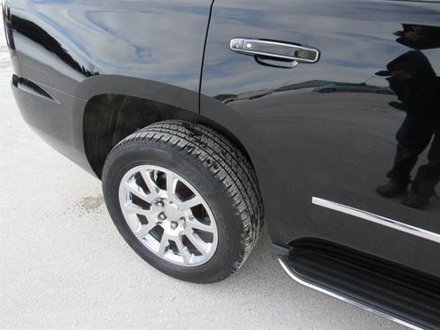 Used 2015 GMC Yukon Denali w/ Open Road Package image 9