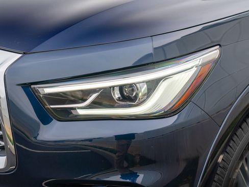 Used 2021 INFINITI QX80 Luxe w/ All-Season Package image 30