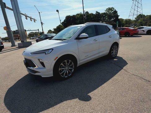 Certified 2025 Buick Encore GX Avenir w/ Avenir Technology Package AWD/4WD image 4