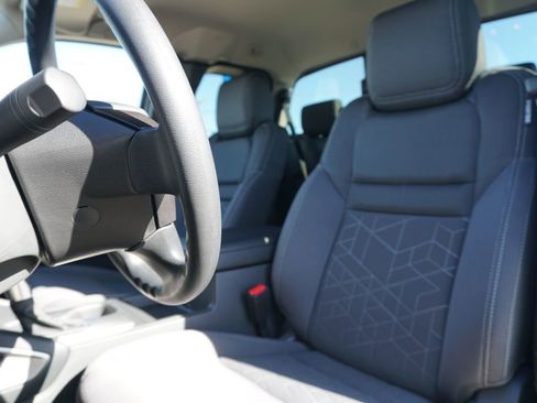 Used 2025 Nissan Frontier SV image 19