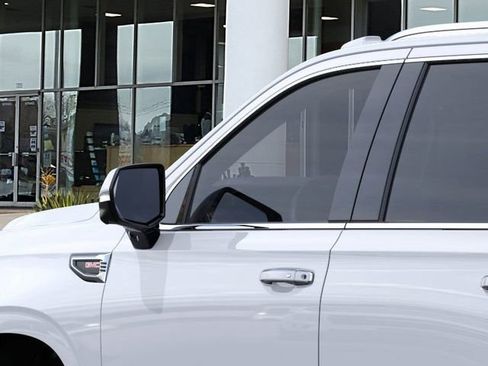 New 2026 GMC Yukon Denali image 12