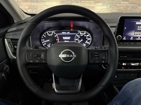 Certified 2025 Nissan Rogue SV image 11