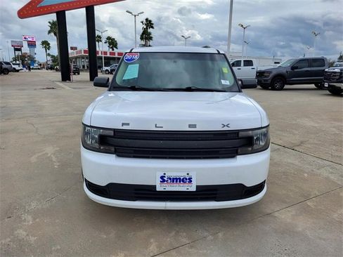 Used 2018 Ford Flex SE image 18