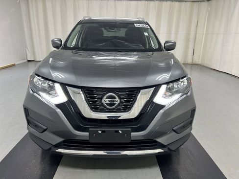Used 2019 Nissan Rogue SV image 3