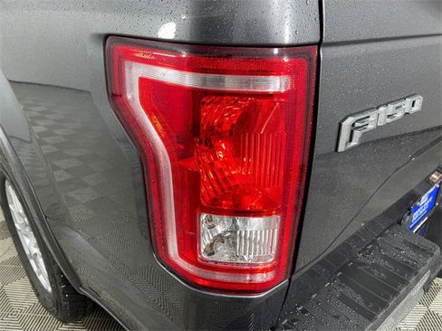 Used 2015 Ford F150 Lariat w/ Trailer Tow Package image 19