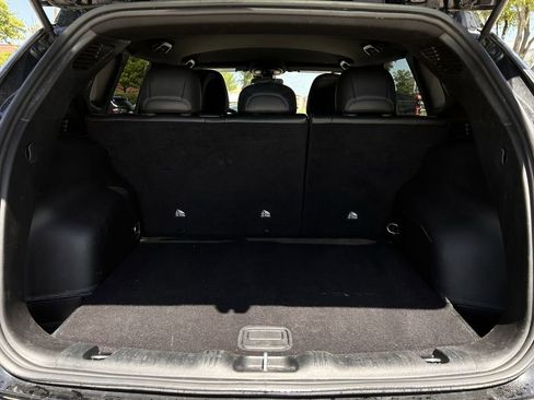 Used 2025 Jeep Compass Limited image 32