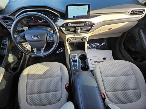 Used 2020 Ford Escape SE image 10