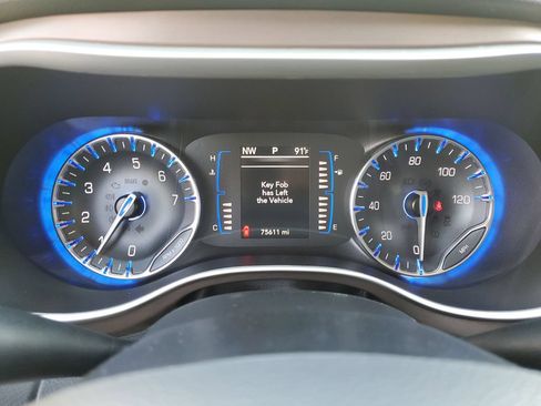 Used 2023 Chrysler Voyager LX FWD image 23