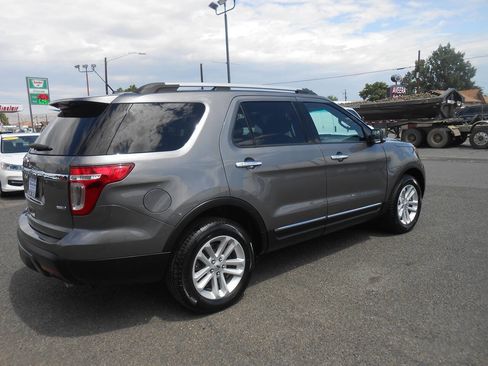 Used 2014 Ford Explorer XLT AWD/4WD image 9