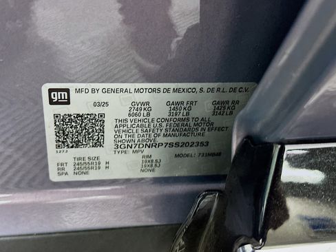 Used 2025 Chevrolet Equinox EV LT image 12