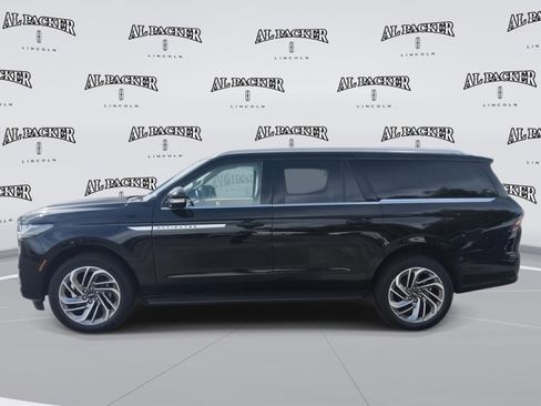 New 2026 Lincoln Navigator L Premier AWD/4WD image 2