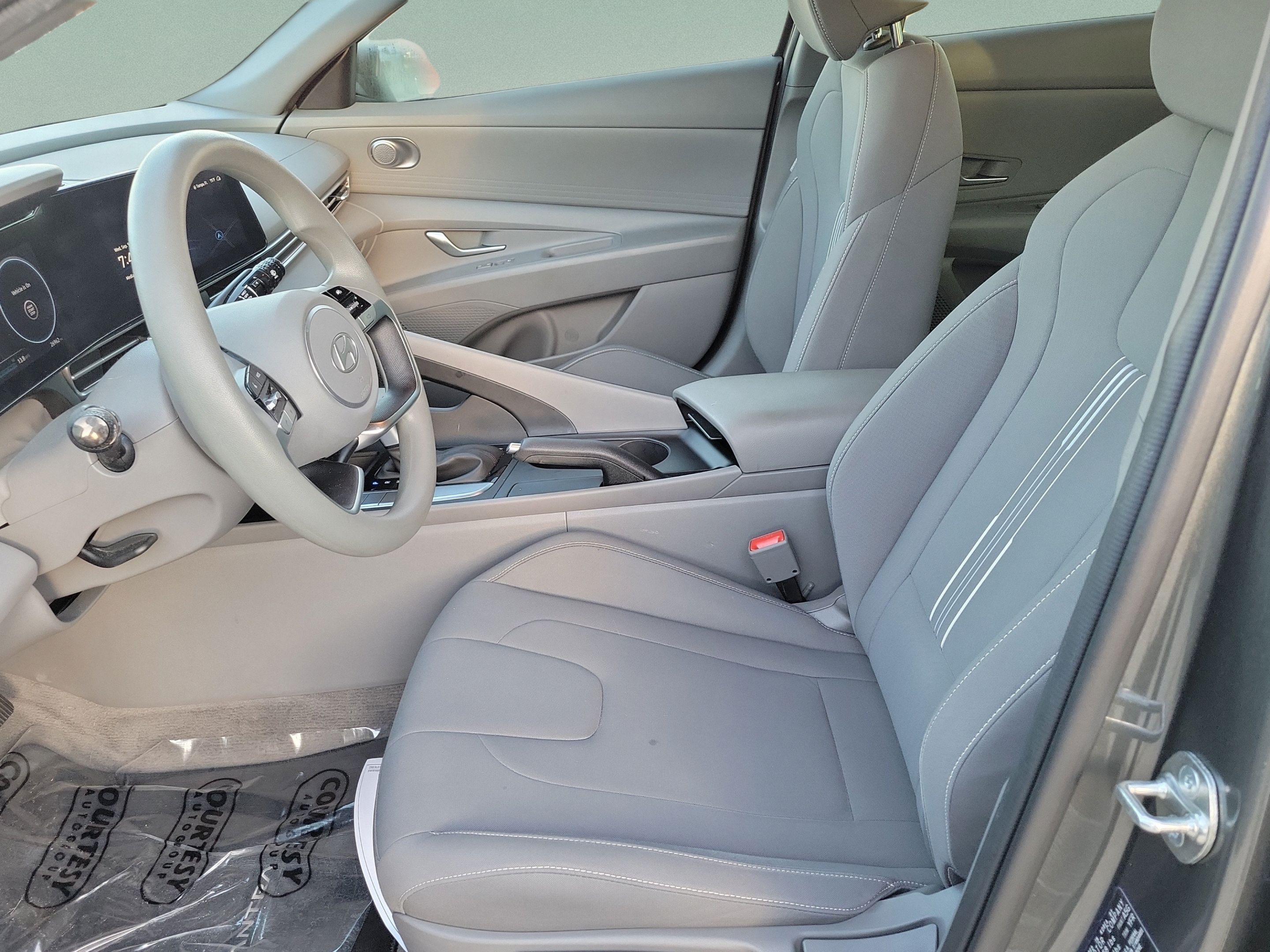 Used 2024 Hyundai Elantra SEL FWD image 16