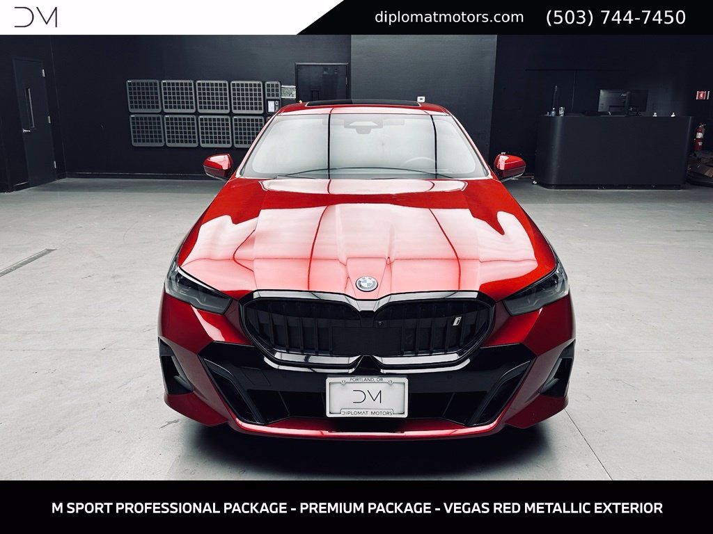 Used 2025 BMW i5 xDrive40 w/ M Sport Package AWD/4WD image 11