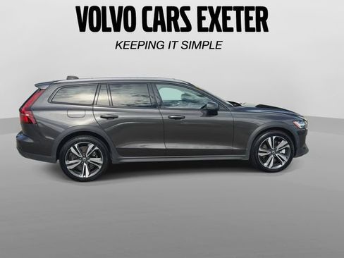 Certified 2025 Volvo V60 B5 Cross Country Plus AWD/4WD image 12