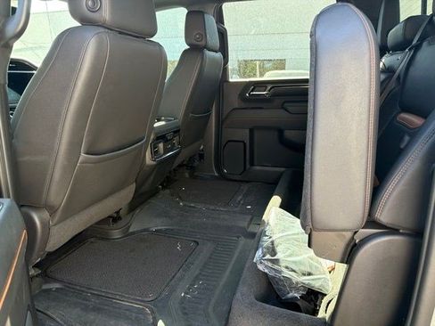 Used 2024 GMC Sierra 3500 AT4 w/ AT4 Premium Plus Package AWD/4WD image 15