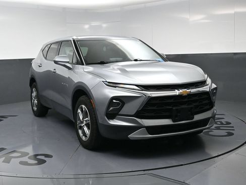Used 2023 Chevrolet Blazer LT FWD image 3