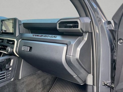 Used 2025 Toyota Tacoma SR image 21