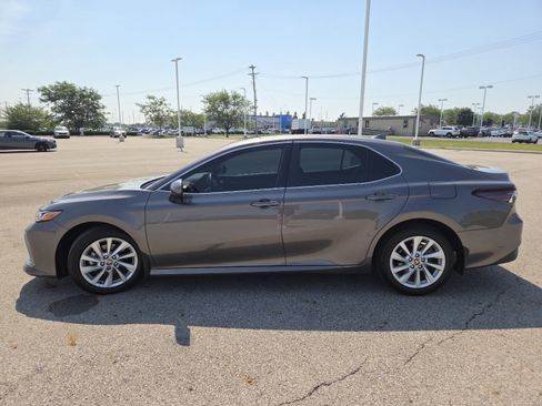 Used 2022 Toyota Camry LE w/ Carpet Mat Package (TMS) FWD image 15