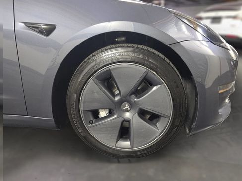 Used 2022 Tesla Model 3 Long Range AWD/4WD image 17