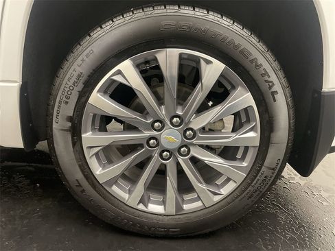 Used 2023 Chevrolet Traverse Premier image 28