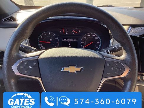 Used 2023 Chevrolet Traverse LS image 26