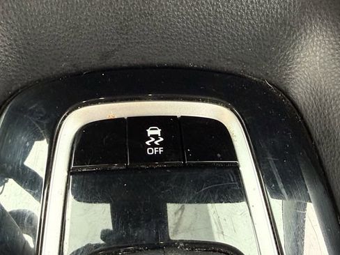 Used 2023 Toyota Corolla LE image 19