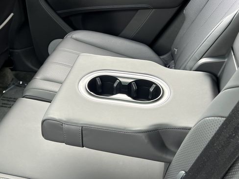 Certified 2022 Bentley Bentayga image 21