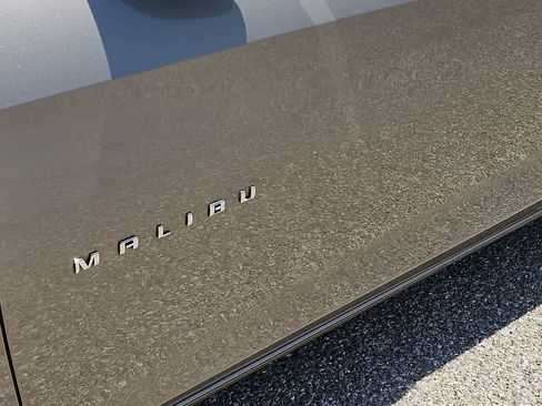 Used 2024 Chevrolet Malibu LT FWD image 11